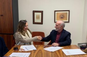 Firmamos un convenio de colaboración con  la Asociación de Inspectoras e Inspectores para una Nueva Educación (INSNOVAE).